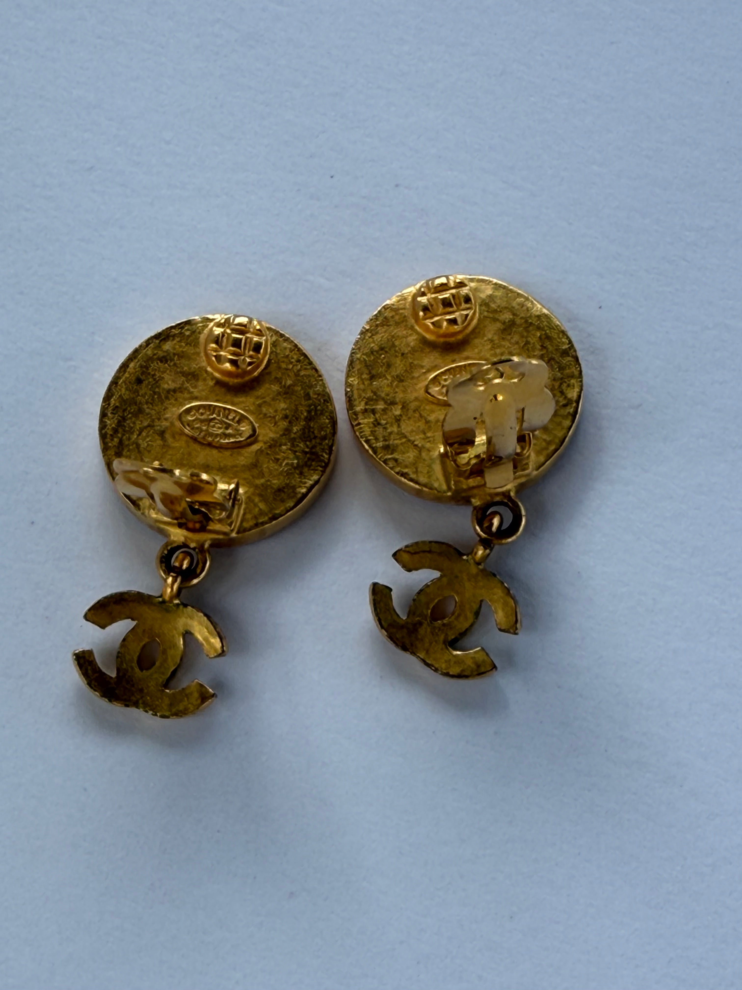 Vintage Chanel Gold Plated Mother of Pearl CC Dangle Clip-On Earrings — 95A