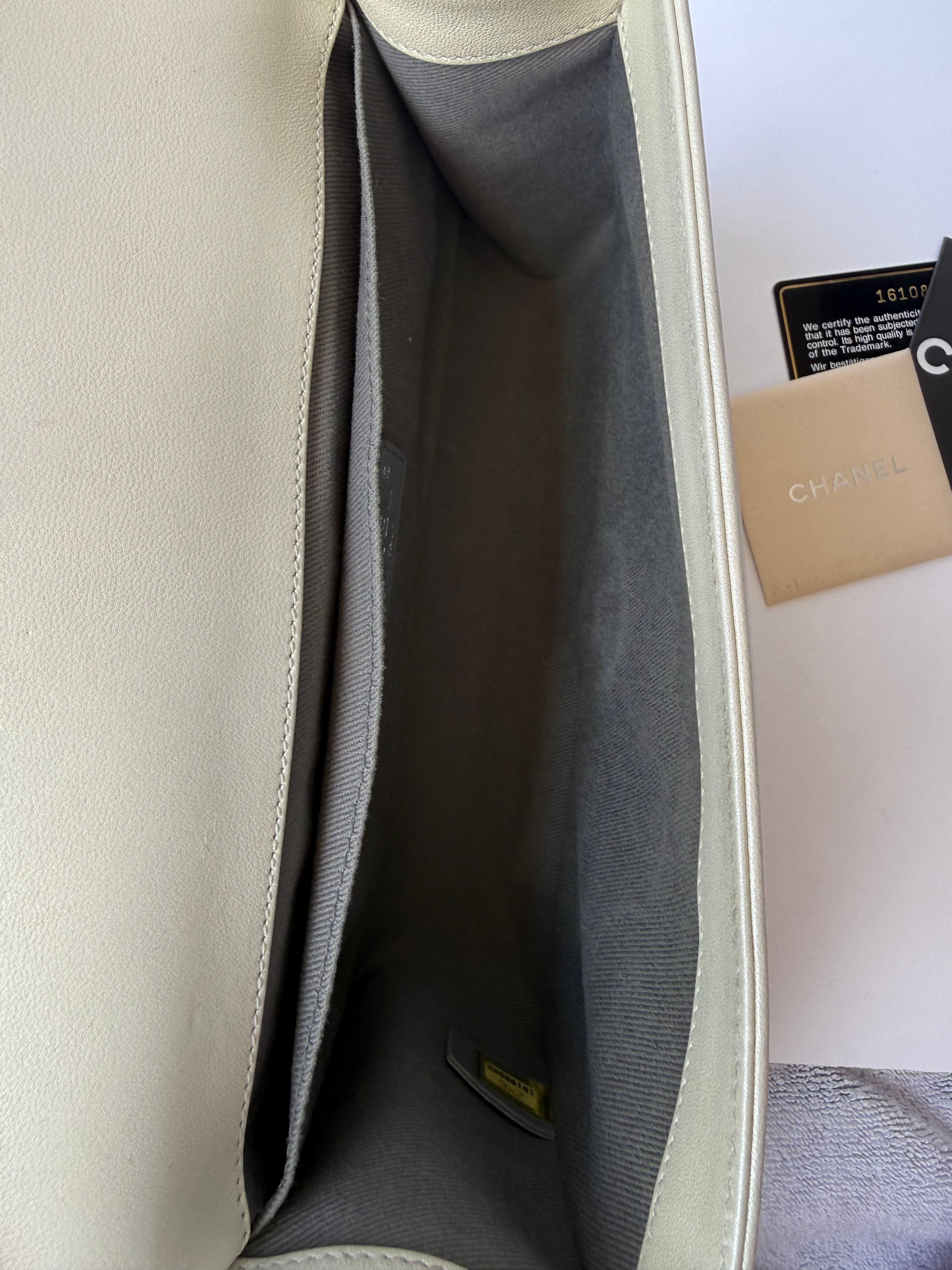 Chanel Boy Bag Medium — White Pearlescent