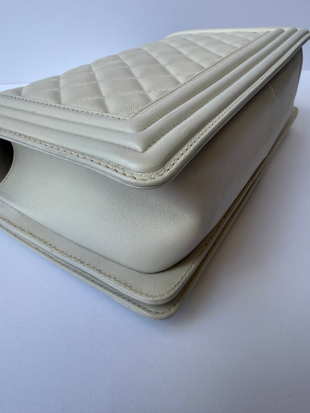 Chanel Boy Bag Medium — White Pearlescent