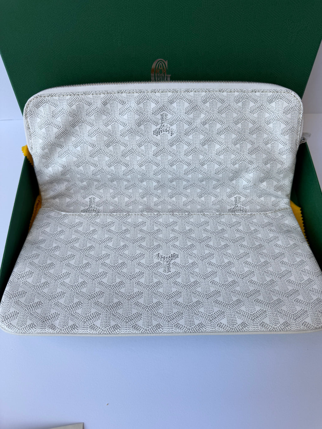Goyard Saint-Marie MM Clutch White