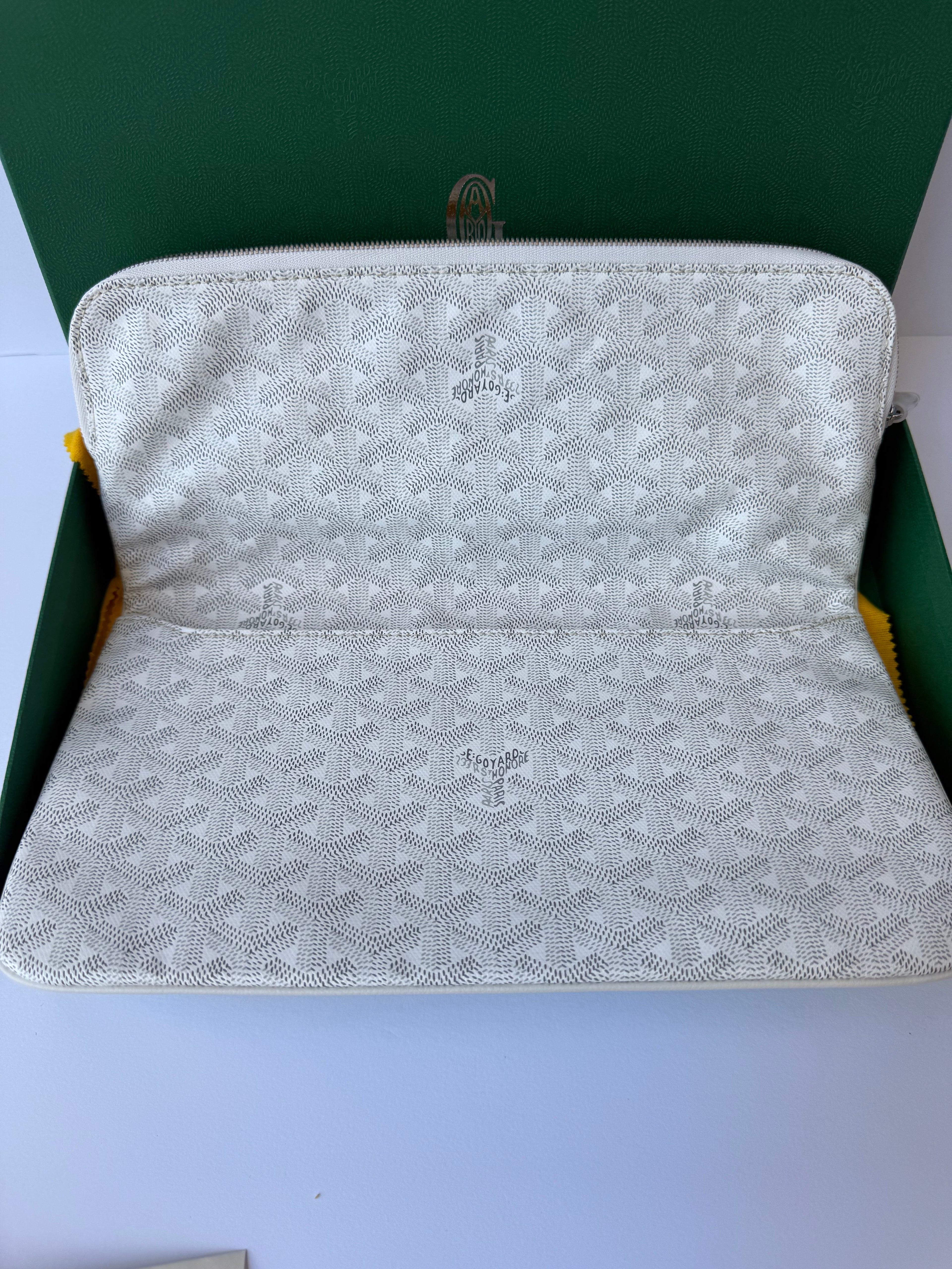 Goyard Saint-Marie MM Clutch White