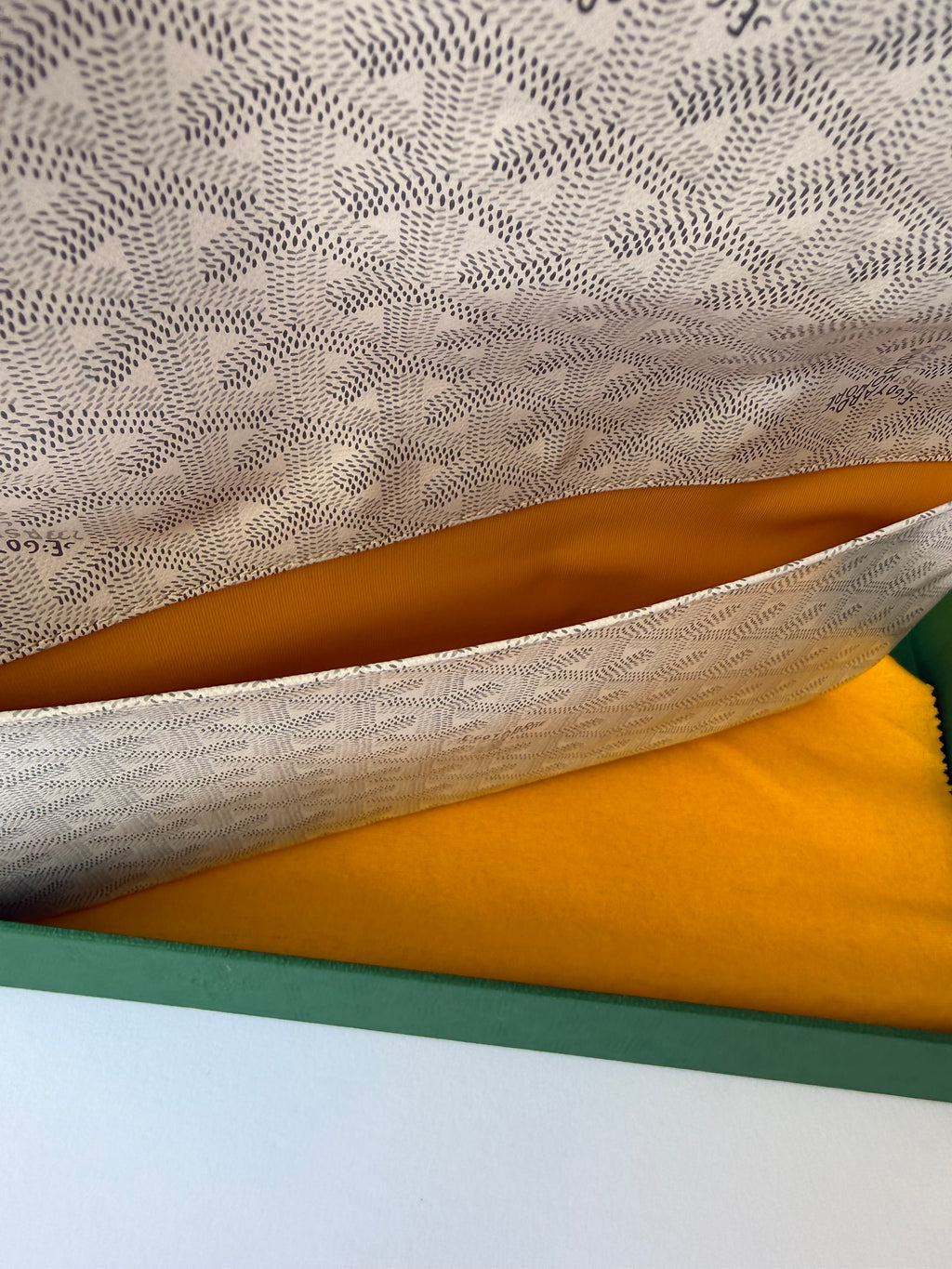 Goyard Saint-Marie MM Clutch White