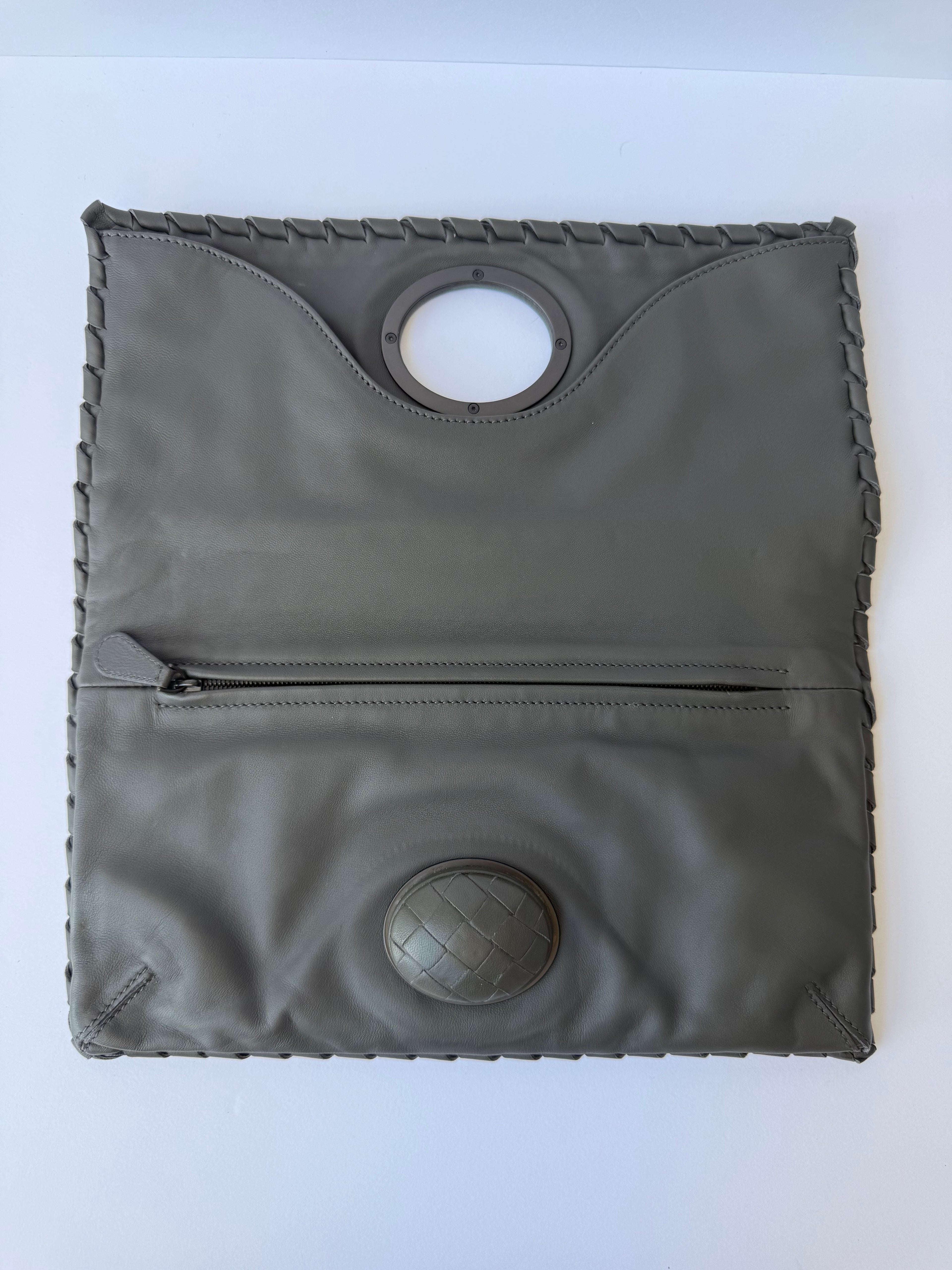 Bottega Veneta Turn Lock Clutch in Olive/Grey