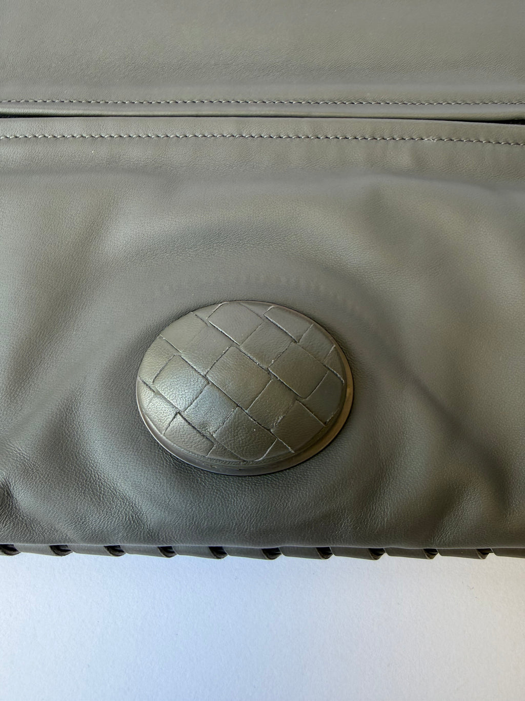 Bottega Veneta Turn Lock Clutch in Olive/Grey