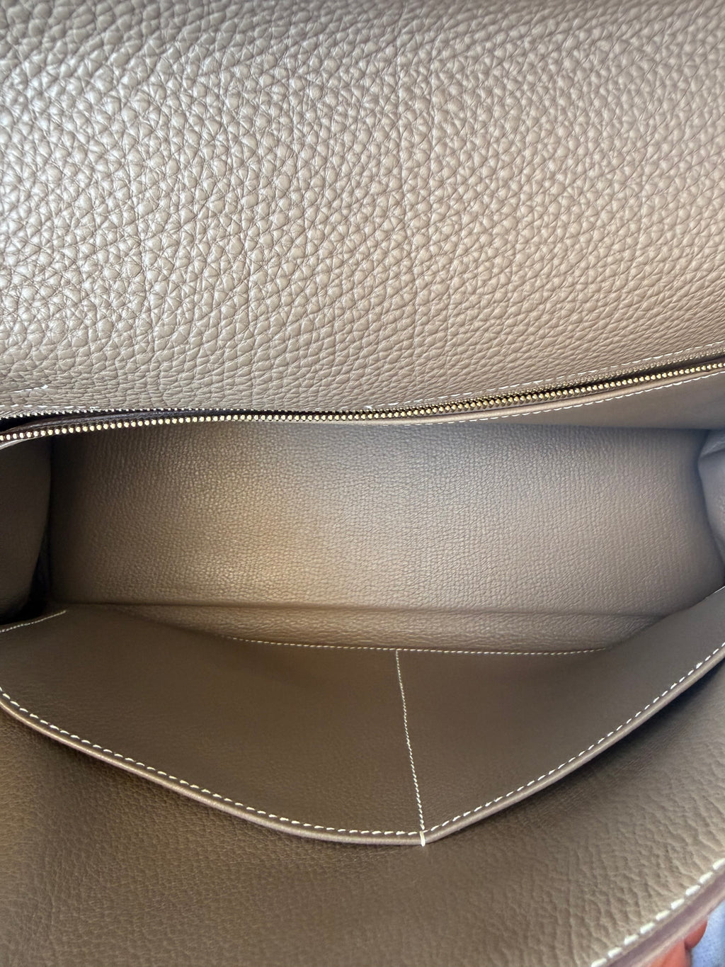 Hermès Kelly 32 Retourné in Étoupe Clemence with Gold Hardware