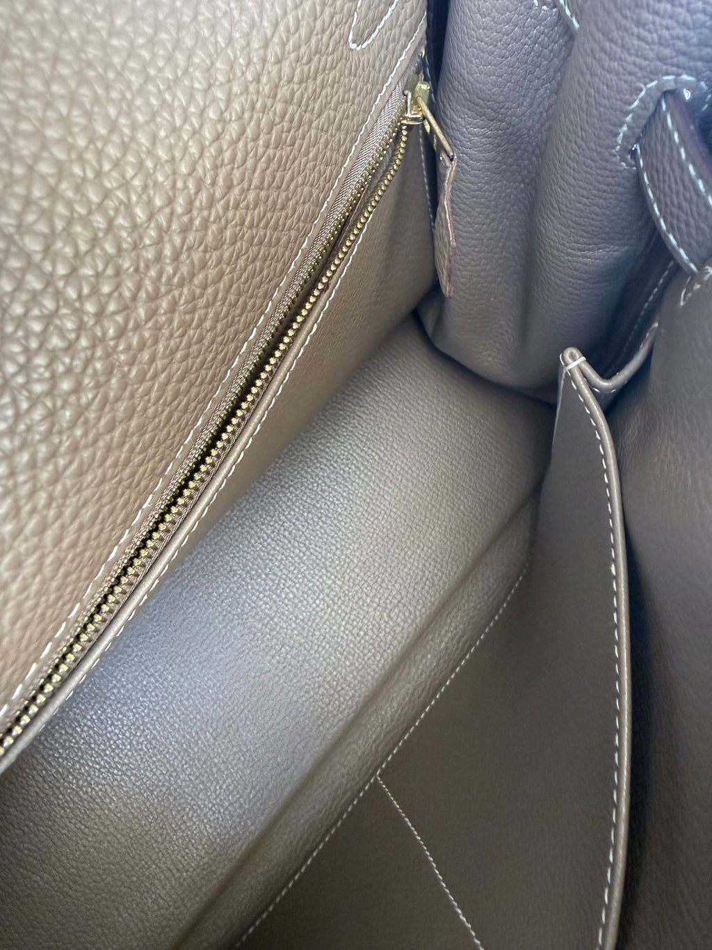 Hermès Kelly 32 Retourné in Étoupe Clemence with Gold Hardware