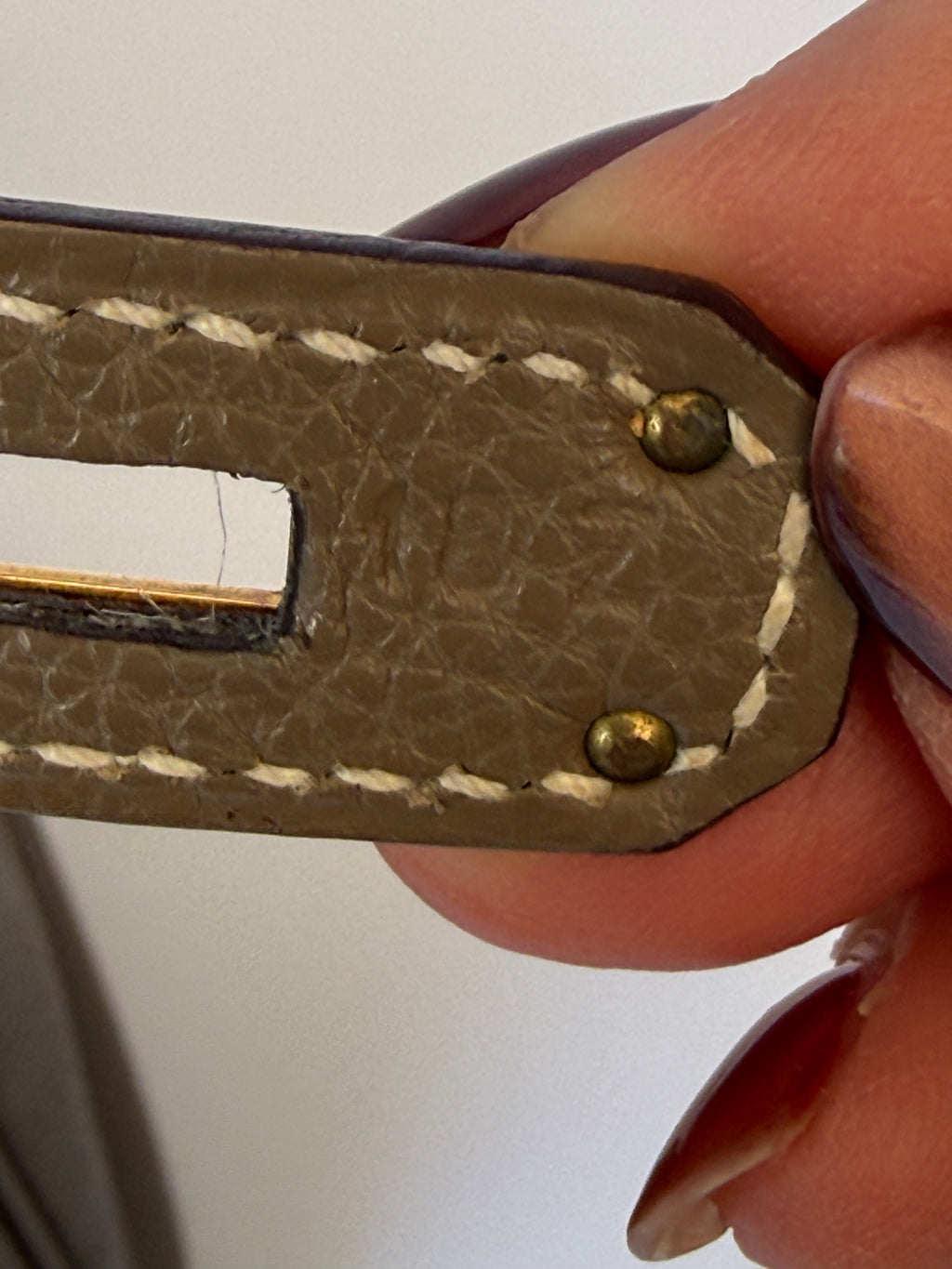 Hermès Kelly 32 Retourné in Étoupe Clemence with Gold Hardware