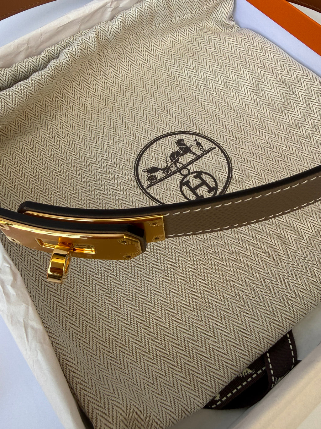 Hermès Kelly Belt in Etoupe & Gold Hardware