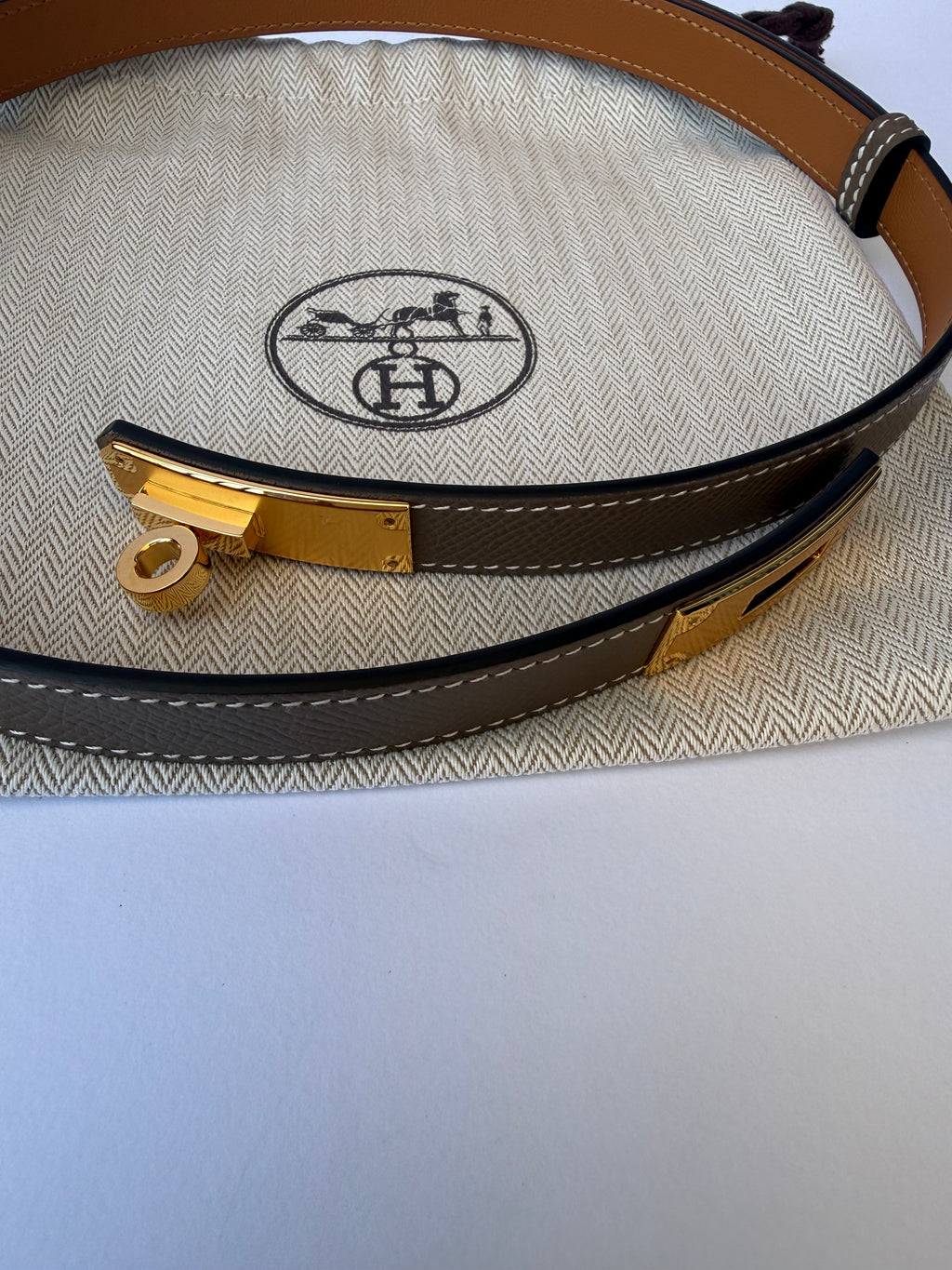 Hermès Kelly Belt in Etoupe & Gold Hardware