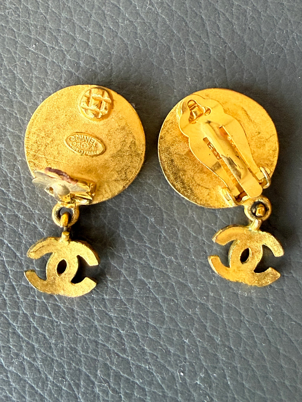 Vintage Chanel Gold Plated Mother of Pearl CC Dangle Clip-On Earrings — 95A